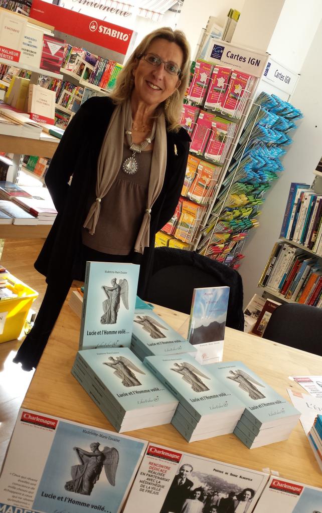 Librairie CHARLEMAGNE à FREJUS 11 Avril 2015