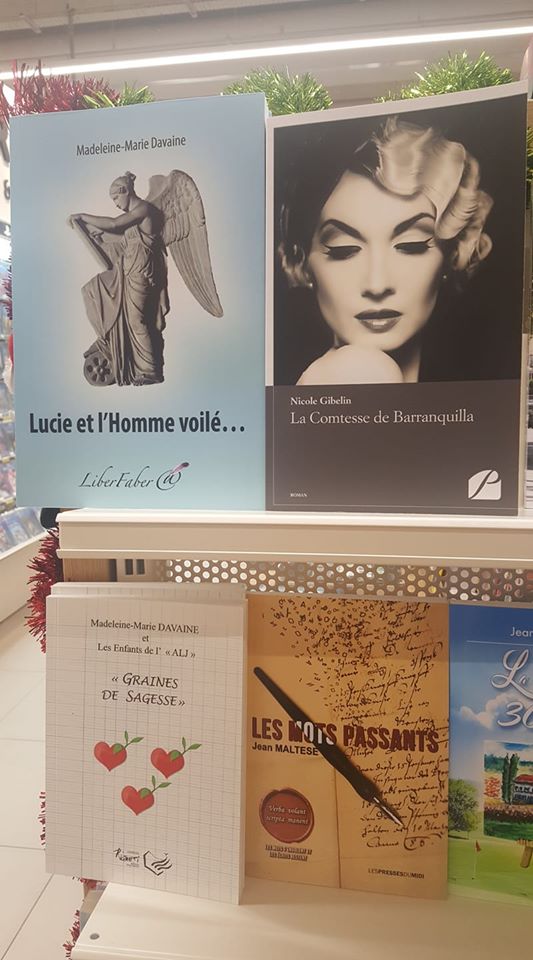Mes Livres en tête de gondole chez Carrefour Ste Maxime 28 Décembre 2019